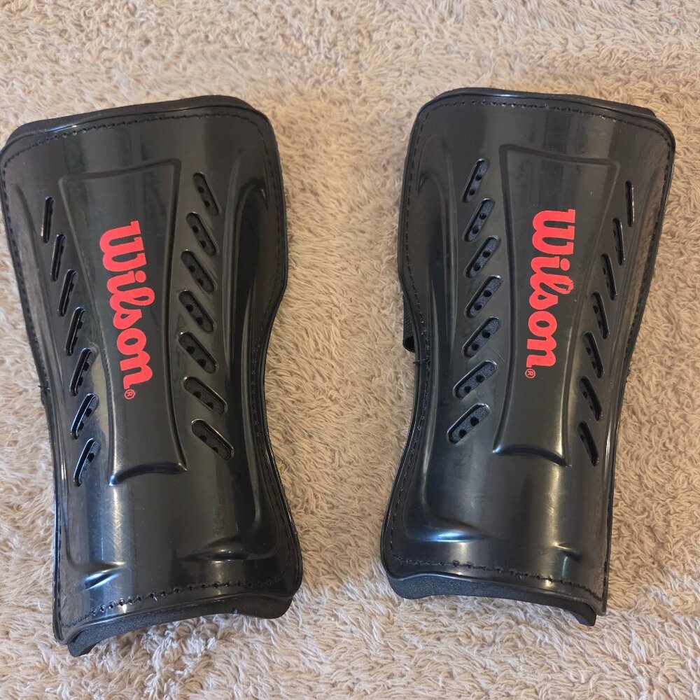 Wilson Youth Soccer Shin Guards – Like New